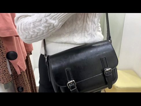 ❤️ Melancap awam perempuan jalang FeralBerry dengan dildo di dalam bilik pemasangan ❤️ Lucah Rusia pada ms.moresexmovies.ru ❌️❤
