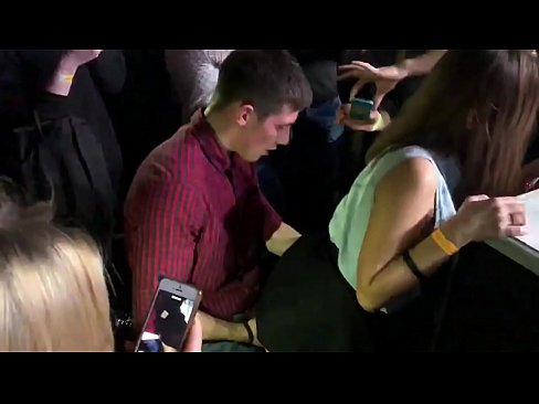 ❤️ Seks sebenar di kelab malam Rusia. Gadis Rusia berusia 18 tahun di dubur dan faraj disetubuhi di kelab malam ❤️ Lucah Rusia pada ms.moresexmovies.ru ❌️❤